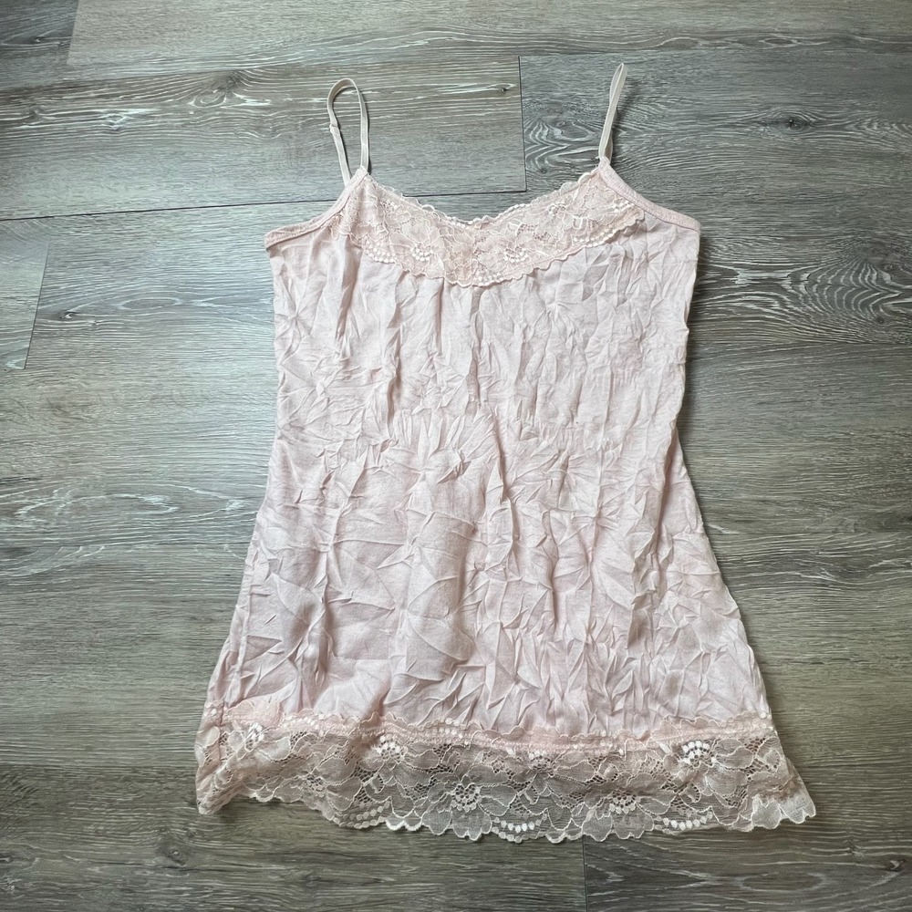 Maurices‎ Camisole Womens XS Light Pink Lace Trim Crinkle Adjustable Straps Top